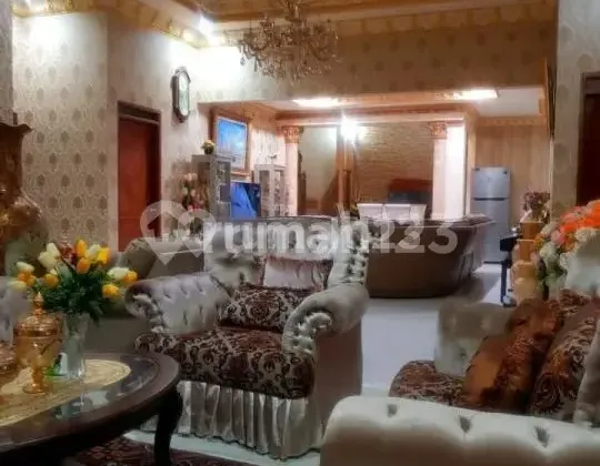 Luxury Style House Well-Maintained and Comfortable in Setra Dago Antapani Bandung Luxury Style House Well-Maintained and Comfortable in Setra Dago Antapani Bandung