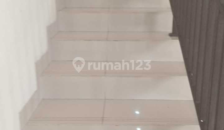 Dijual Rumah 2 Lantai Lokasi Setra Mas Citeureup Cimahi Hunian Nyaman dan Aman Strategis 2