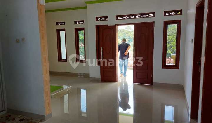 For Quick Sale: 2-Storey Ready-to-Occupy House, Comfortable Living with Strategic Location and Easy Access 2