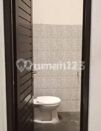 Rumah Modern Minimalis 2 Lantai di Sayap Batununggal 2