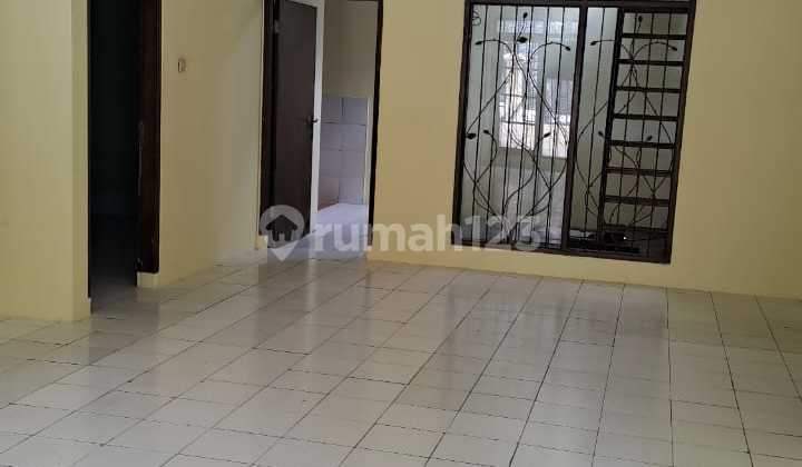 For Rent House in Taman Kopo Indah 3 (TKI 3) Main Road, Ready to Live, Comfortable and Well-Maintained, Strategic Location.