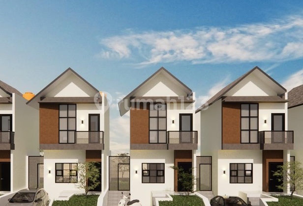 Cool-Aired House in Lembang on a Gentle Slope in the Griya Jambudipa Housing Complex