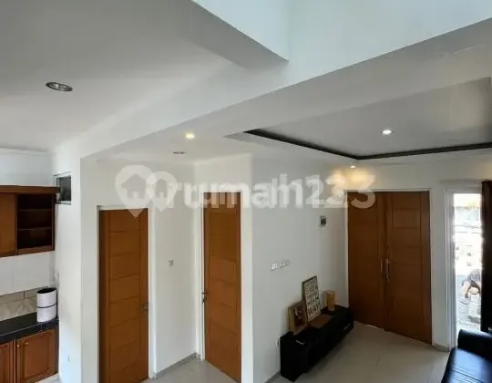 New 2-Story House Building in Batununggal Wing 1