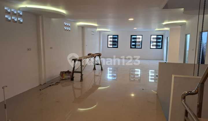 Kebon Jeruk House (City)...... For Quick Sale