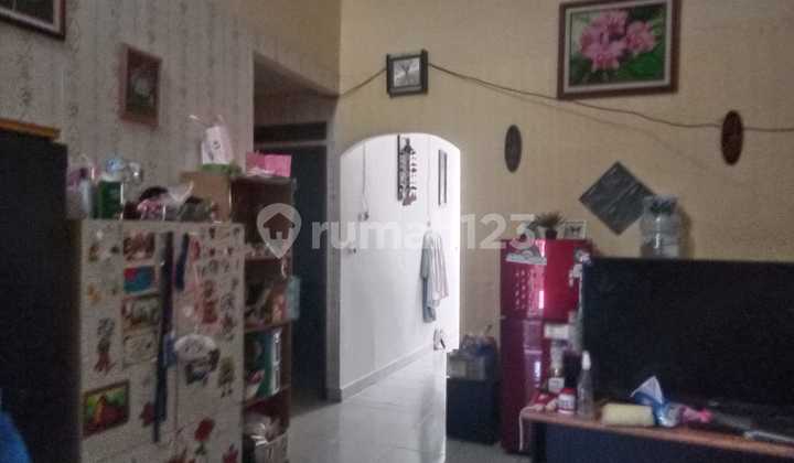 Strategic House Near City Center for Sale at a Low Price 2