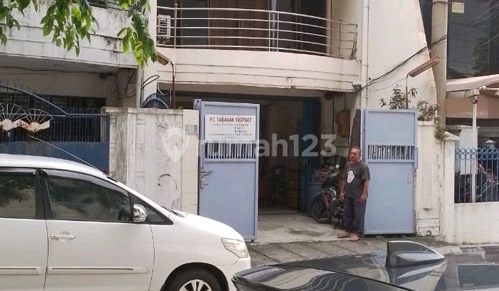 DIJUAL RUMAH SIAP HUNI TERLETAK DI SURABAYA UTARA 1