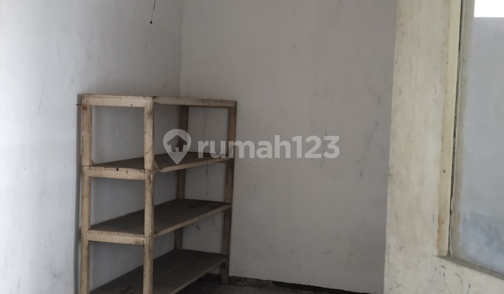 For rent: a house located on the roadside and highly strategic. House 2