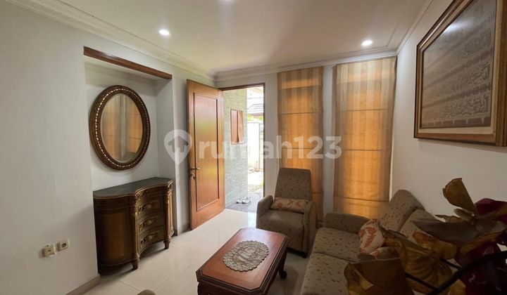 For Sale House in Kebayoran Baru, South Jakarta For Sale House in Kebayoran Baru, South Jakarta