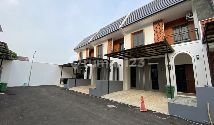 Harjamukti, Depok. Rumah moderen dekat Stasiun LRT Harjamukti Cibubur 2