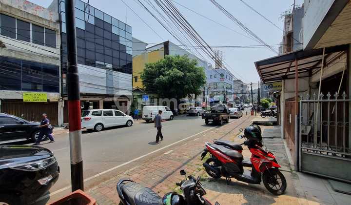 For Sale 4-Story Shop House Former Ceramic Store Strategic Location Pinangsia 264 m 2