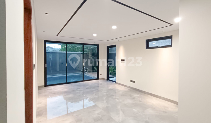 Rumah Indent Premium dengan Private Pool Kemang 3 Lt 2