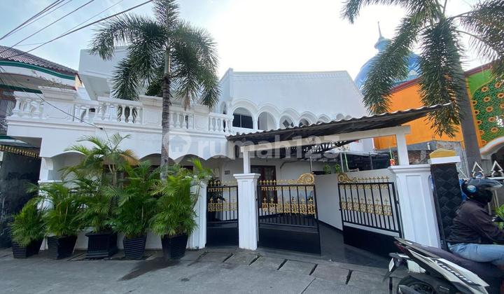 Spacious House in Palmerah 2