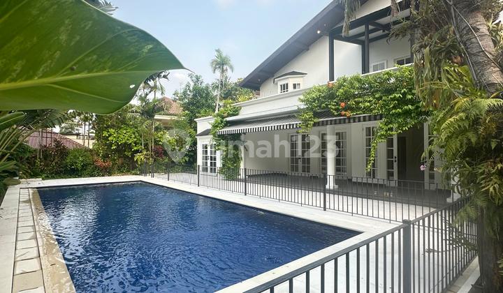 Beautifull House For Rent At Kemang