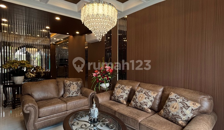 Luxury House Fully Furnished and Interior for Sale Cheap Location Foresta Bsd City 2