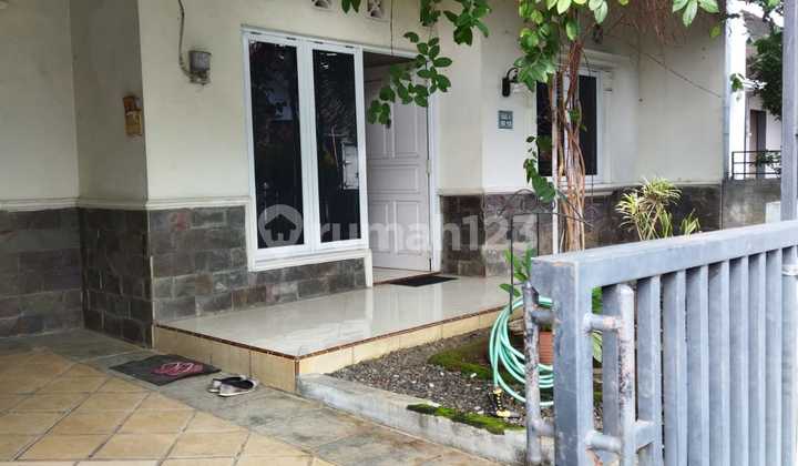 Quick Sale Well-Maintained House in North Purwokerto 2