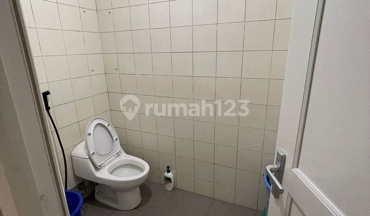 For Sale, Well-Maintained House in Batununggal Indah 2