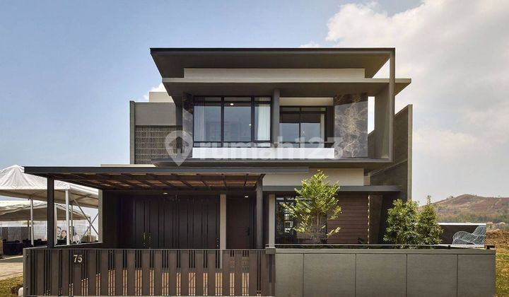 Rumah Baru Nilapadmi di Kota Baru Parahyangan Rumah Baru Nilapadmi di Kota Baru Parahyangan