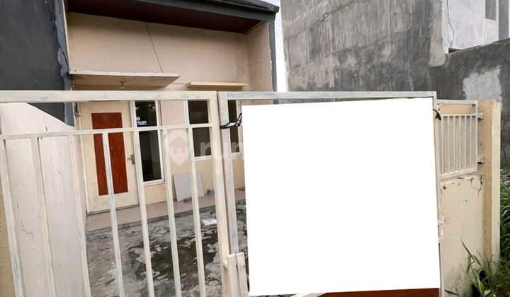 For Rent, Move-In Ready House in Keputih