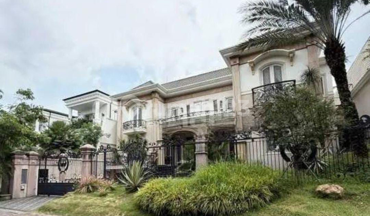 Dijual Rumah Mewah Graha Famili