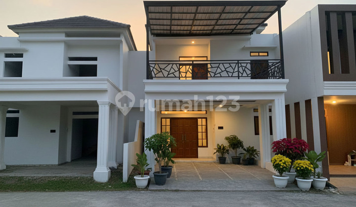 Rumah Mewah Elit Kolam Renang di Teluk Betung Rumah Mewah Elit Kolam Renang di Teluk Betung