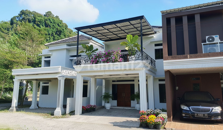 Rumah Mewah Elit Dalam Komplek di Teluk Betung Rumah Mewah Elit Dalam Komplek di Teluk Betung