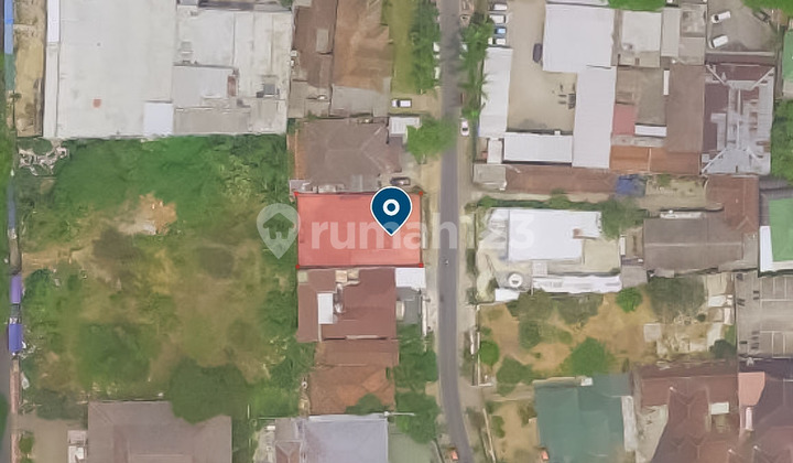 Rumah Lama Strategis Pinggir Jalan di Enggal 2