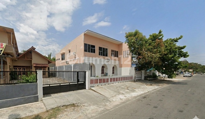 House for Café Boutique Business in Enggal 2