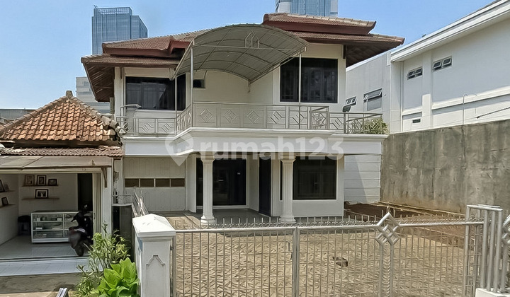 Rumah untuk Usaha Kantor Gudang di Enggal Rumah untuk Usaha Kantor Gudang di Enggal