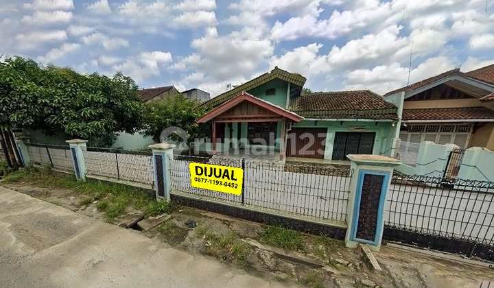 Rumah Second Lt 700 M2 Strategis Pinggir Jalan Pramuka 2