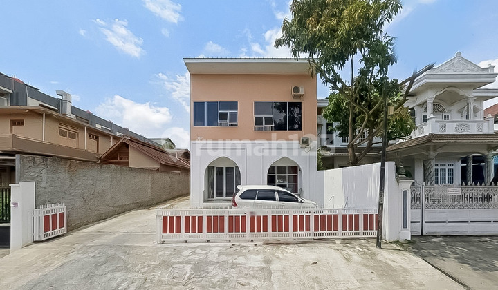 Rumah untuk Usaha Café Butik di Enggal Rumah untuk Usaha Café Butik di Enggal