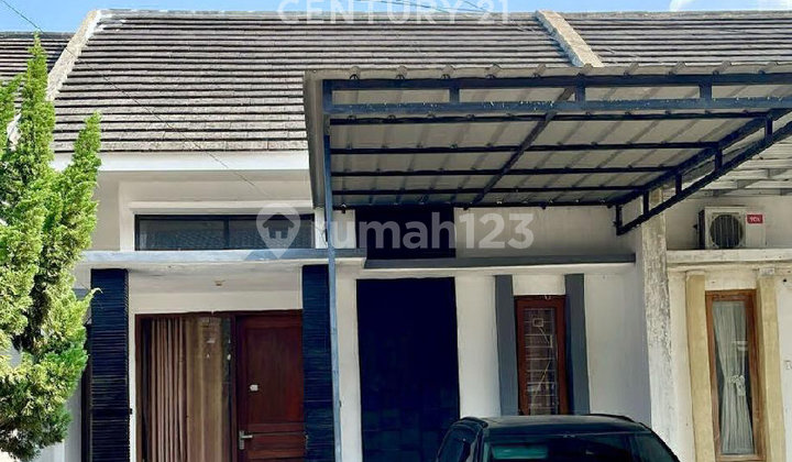 Ready-to-Occupy House  Green Mulia Residence One Gate System