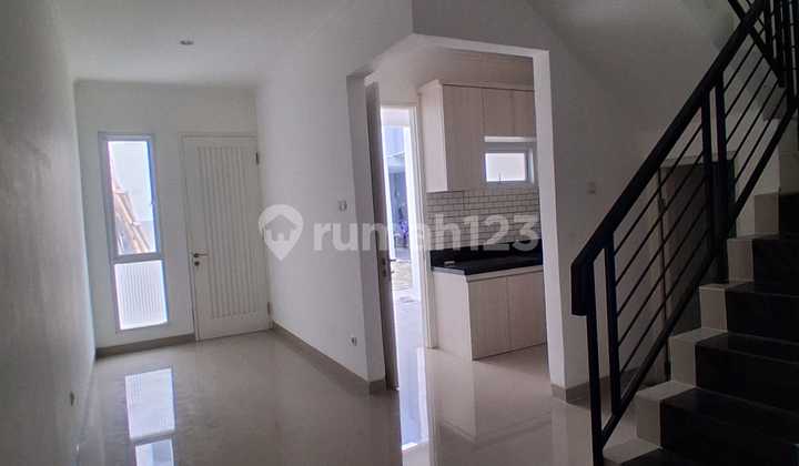 Rumah Baru Jatiwaringin. 2 Lantai bisa KPR