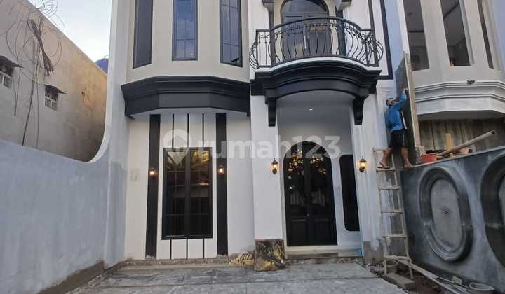 Rumah Baru 2 Lantai Dekat ke Tol Desari Jagakasa Jakarta Selatan