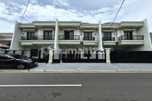 Brand New Rumah Cempaka Putih Akses Jalan Besar Dalam Komplek 2