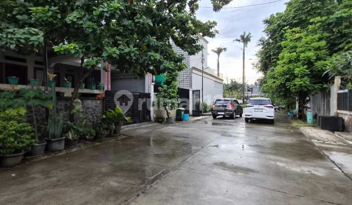 Rumah Second Dalam Komplek On Gate di Pondok Kelapa Jakarta Timur
