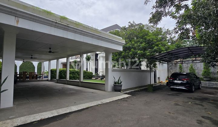 Rumah Second 2 Lantai Swimming Pool Jatiwarna Dekat ke Tol Jorr 2