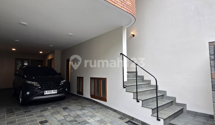 Rumah Baru Design Natural Tropis di Cipinang Rawamangun Strategis 2