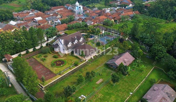 Bonus Horse Villa with Complete Facilities in Ciampea, Bogor