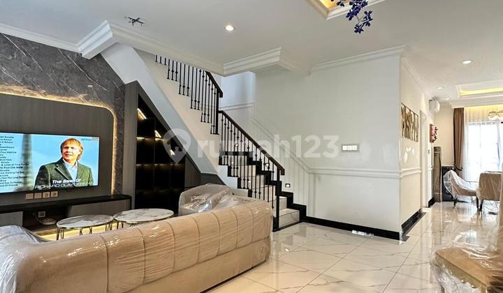 Rumah Clasic Baru 2 Lantai Full Furnish Jagakarsa 2