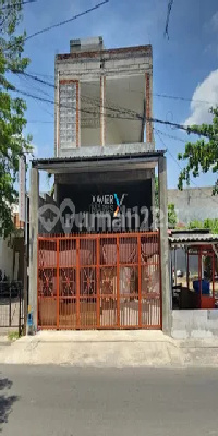 For Sale Business House in a Highly Strategic Location in the Candi-Candian Malang Area