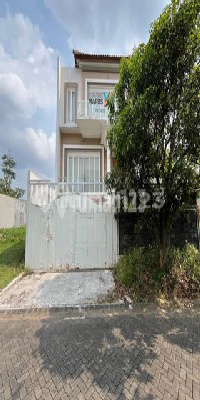 Dijual Rumah Mewah 3 Lantai di Greenwood Araya Malang Dijual Rumah Mewah 3 Lantai di Greenwood Araya Malang