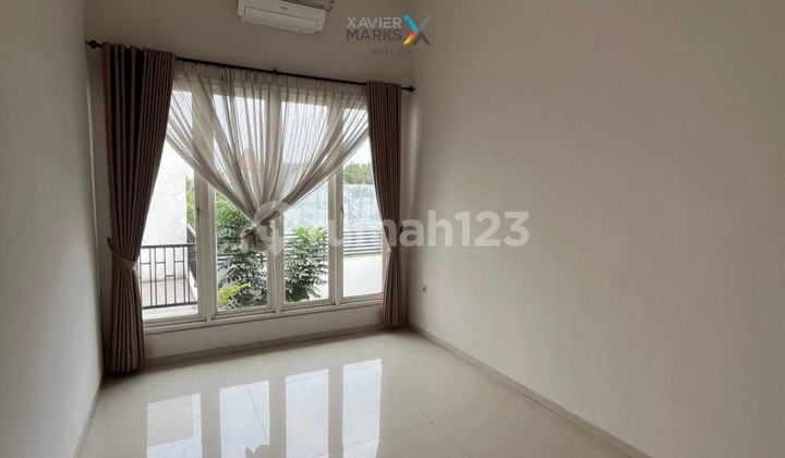 Dijual Rumah Mewah 3 Lantai di Greenwood Araya Malang 2