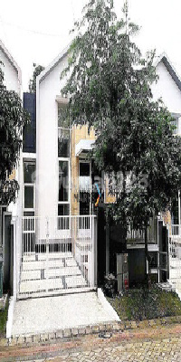 Banting Harga Dijual Rumah di Austinville Malang