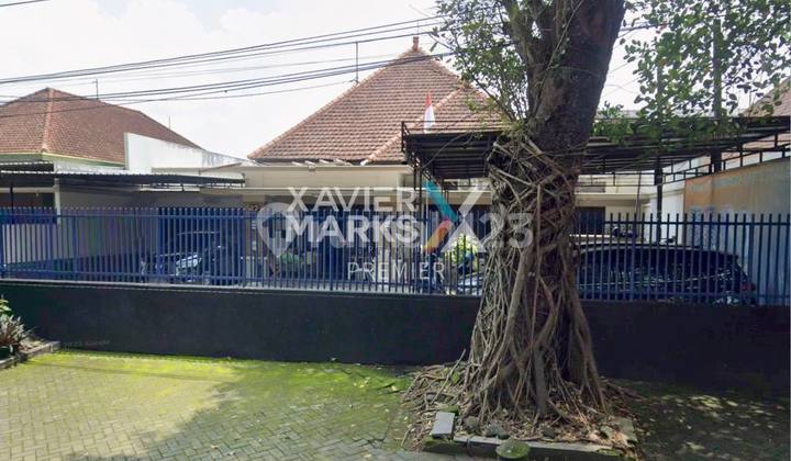 For Rent Vintage Style House on Main Road Mount-Mount Area, Malang City 1