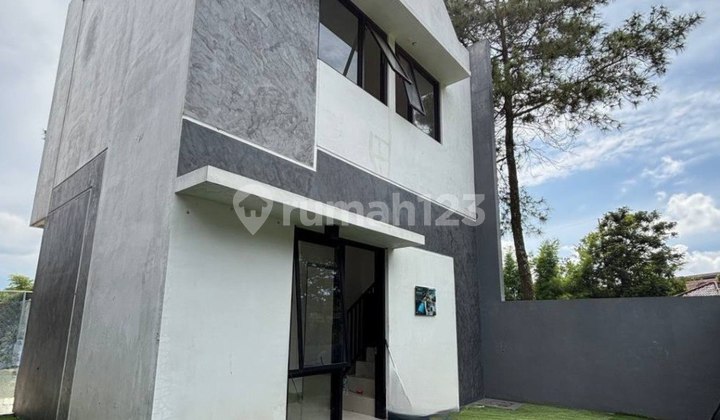 Dijual Rumah Baru 2 Lantai Siap Huni di Tengah Wisata Kota Batu Malang 2