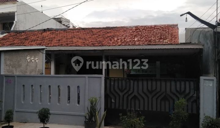 Rumah di Jalan H. Domang Kelapa Dua Kebon Jakarta Barat