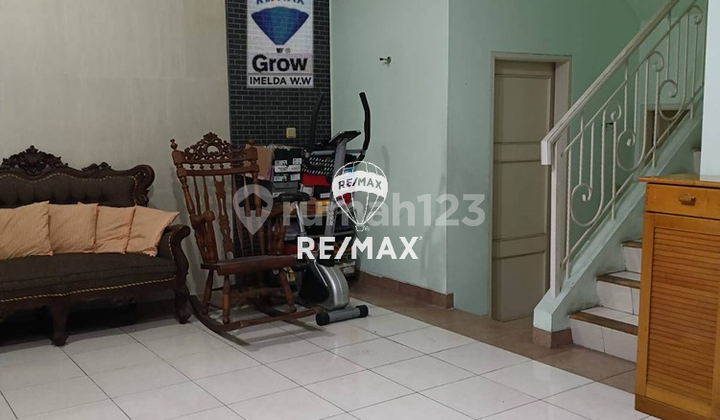 Dijual Rumah , 2 Lt., di Crystal Gading Serpong 2