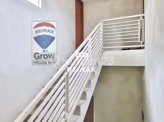 For Sale House on Jl Kebon Jeruk Indah Utama, Kembangan, West Jakarta 2