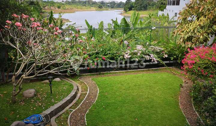 Rumah Modern Mewah View Danau di KBP