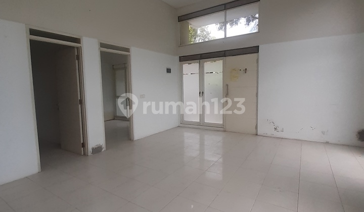 Rumah Nyaman dekat Taman di Kota Baru Parahyangan